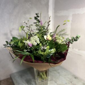 Aarstidens Blomsterbuket designet af BlomsterMette fra Aarstidens Blomster